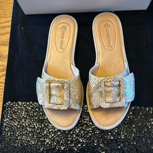 Corso Como adjustable slides
